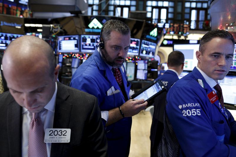 © Reuters. WALL STREET TERMINE EN HAUSSE