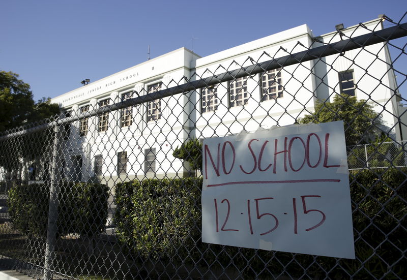 © Reuters. Aviso sobre suspensão de aulas na Florence Nightingale Middle School