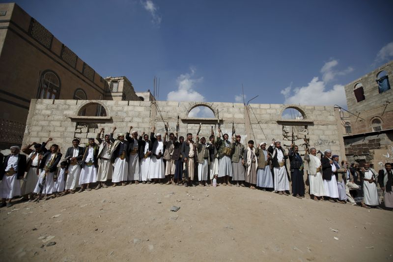 © Reuters. الحوثيون: التحالف العربي لا يلتزم بوقف إطلاق النار في اليمن