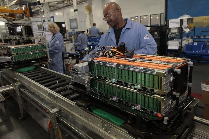 © Reuters. REPLI DE 0,6% DE LA PRODUCTION INDUSTRIELLE AMÉRICAINE EN NOVEMBRE