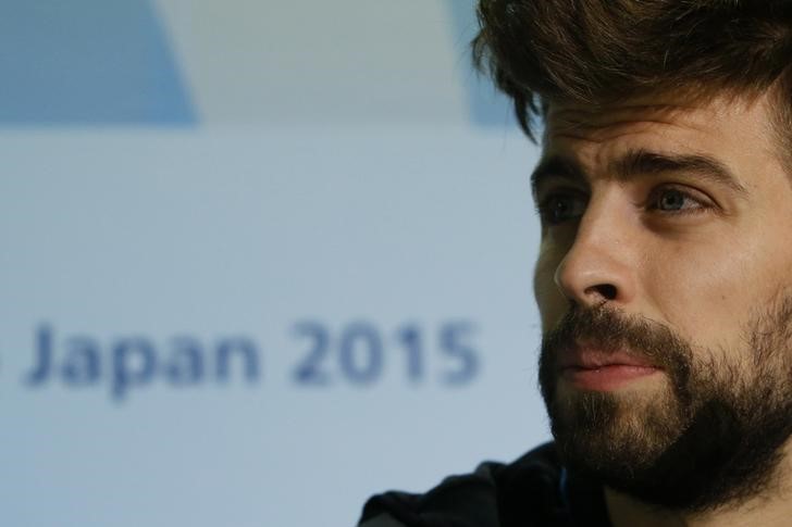 © Reuters. Piqué: "Mundial de Clubes es un torneo prestigioso y hay que ganarlo" 