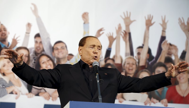 © Reuters. L'ex premier Silvio Berlusconi 