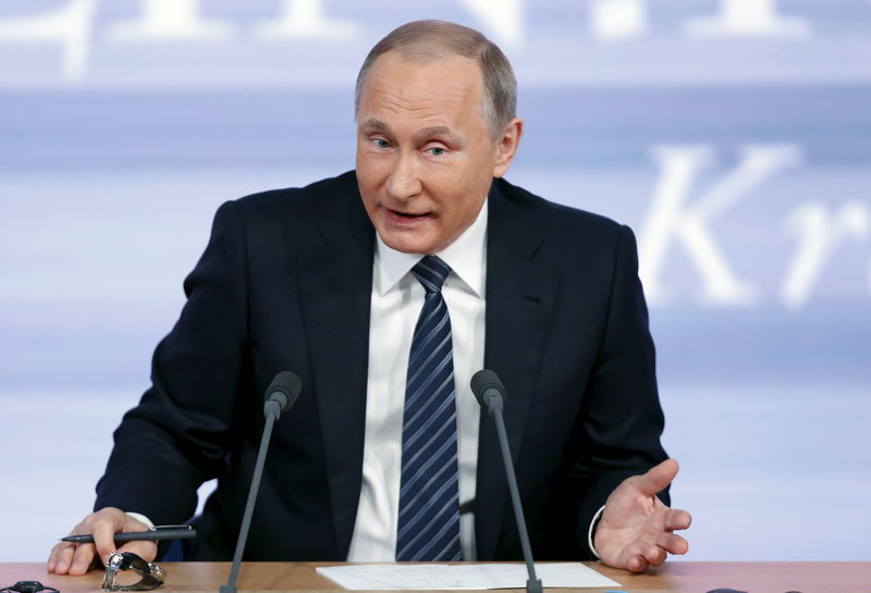 © Reuters. بوتين: روسيا تريد تعزيز العلاقات مع أمريكا بغض النظر عمن سيفوز بالانتخابات