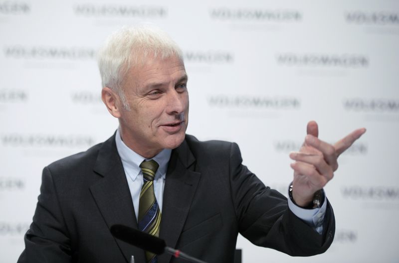 © Reuters. Volkswagen Chief Executive Mueller attends a news conference in Wolfsburg