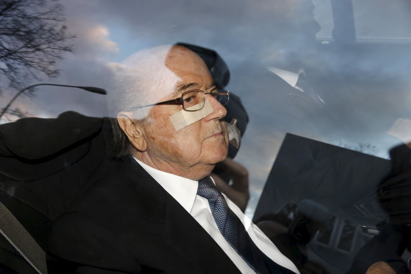 © Reuters.  Blatter chega à sede da Fifa, em Zurique