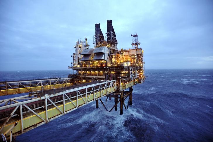 © Reuters. A section of the BP Eastern Trough Area Project oil platform is seen in the North Sea, around 100 miles east of Aberdeen