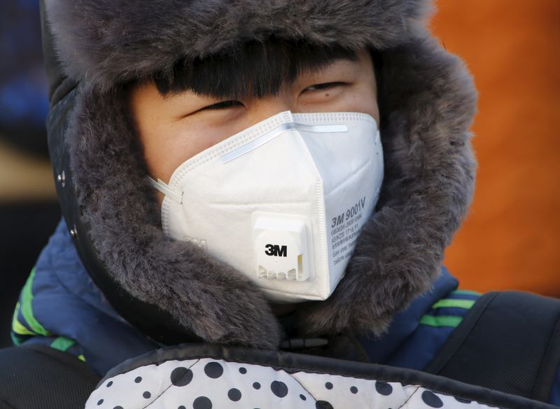 © Reuters. China advierte sobre contaminación generalizada, Pekín emite segunda 
