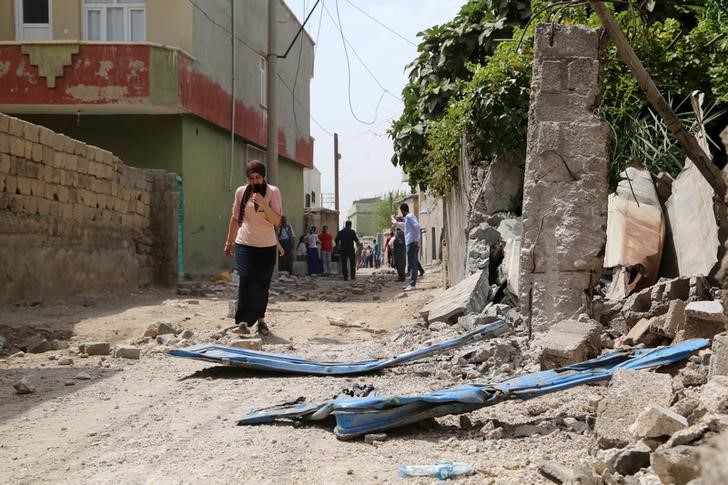 © Reuters. Destroços na cidade turca de Silopi