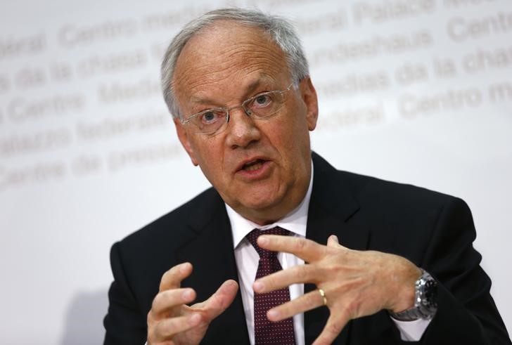 © Reuters. صحيفة: رئيس سويسرا المقبل يأمل في إبرام اتفاق أوروبي بشأن الهجرة
