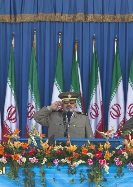 © Reuters. قائد الجيش الإيراني يهاجم فكرة اختيار مجلس لخلافة الزعيم الأعلى