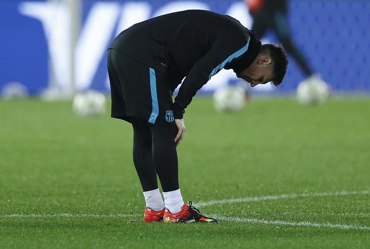 © Reuters. Messi durante treino em Yokohama