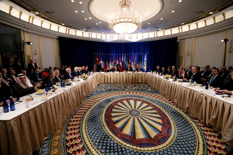 © Reuters. القوى الكبرى تحاول التوصل لقرار دولي مع بدء محادثات بشأن سوريا