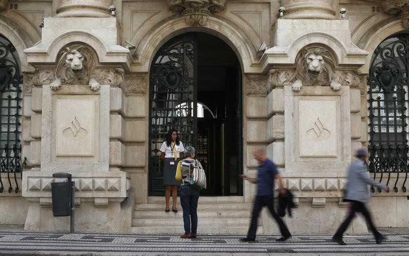 © Reuters. Seis instituciones financieras presentan ofertas por banco portugués Banif