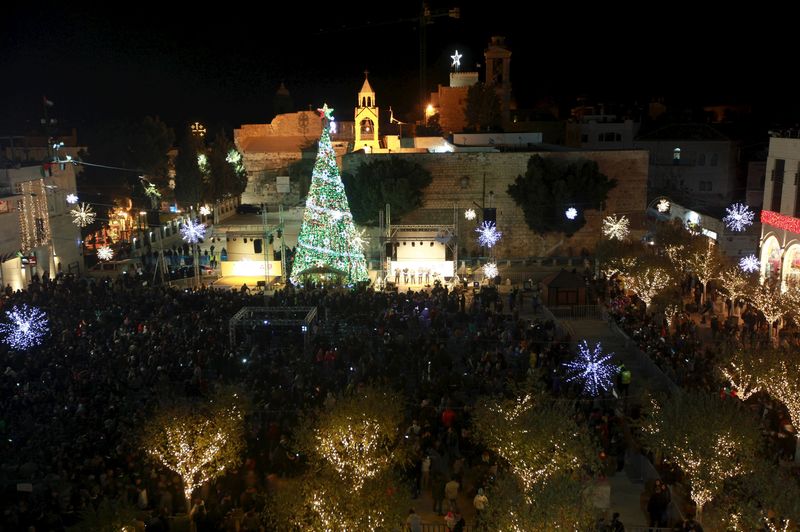 © Reuters. حركة سياحية ضعيفة في بيت لحم مع اقتراب الاحتفال بعيد الميلاد
