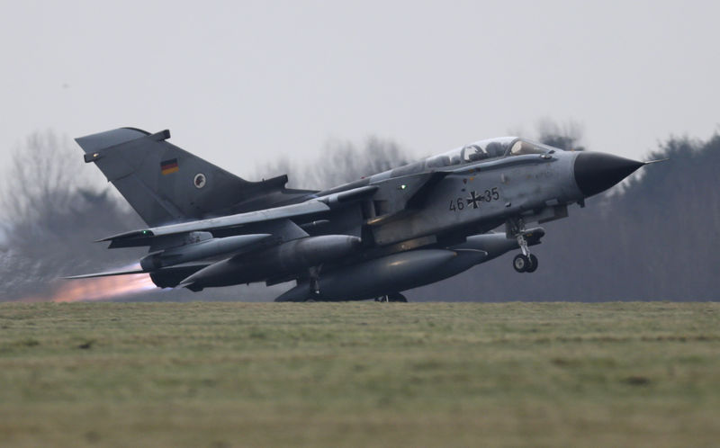© Reuters. المانيا تخطط لتصنيع طائرة مقاتلة جديدة تحل محل التورنيدو