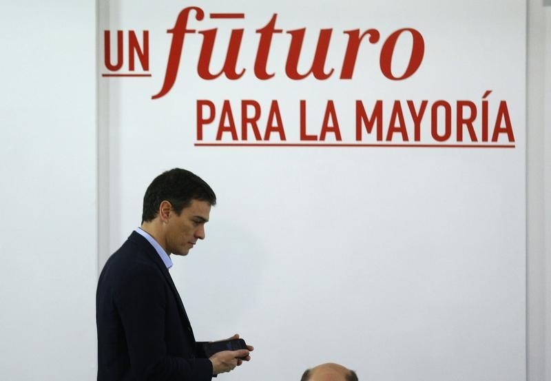 © Reuters. El día después de las elecciones, España se prepara para un camino incierto