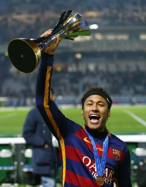 © Reuters. El River cuenta sus derrotas mientras el Barça acumula trofeos en su vitrina