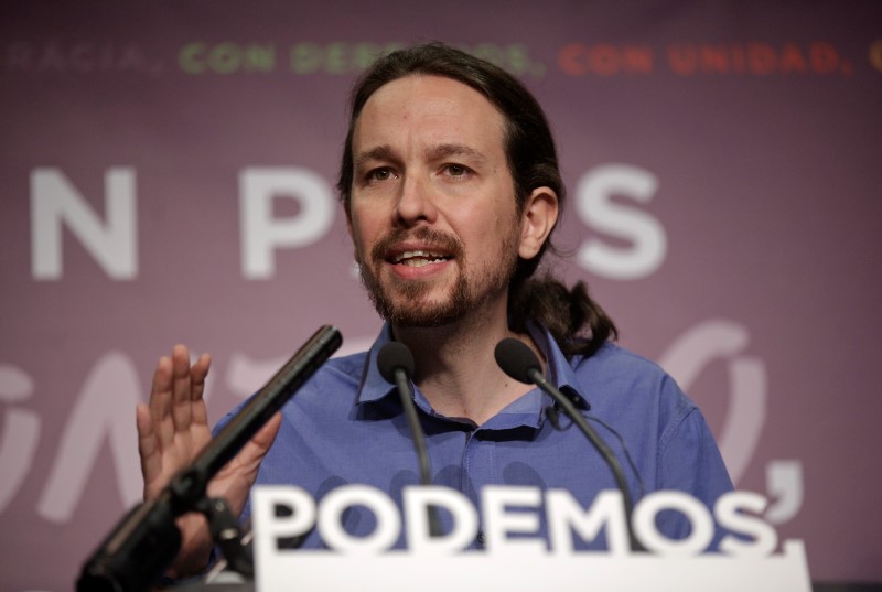 © Reuters. Podemos party leader Iglesias speaks during a news conference in Madrid