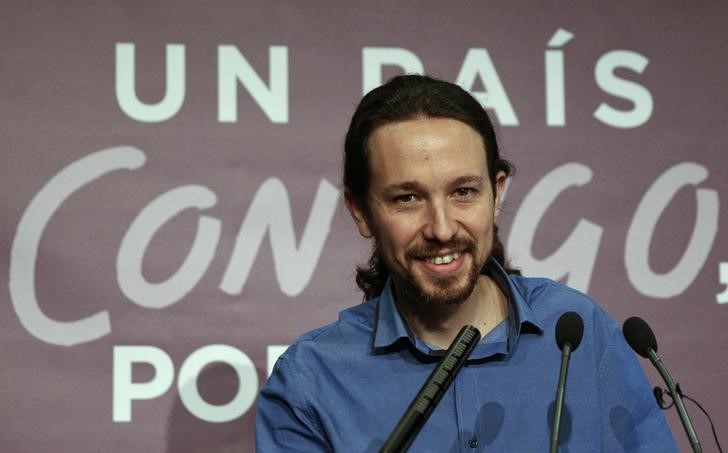 © Reuters. Podemos party leader Iglesias arrives for a news conference in Madrid