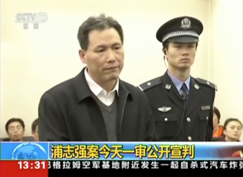 © Reuters. الحكم بالسجن ثلاث سنوات مع إيقاف التنفيذ على محام حقوقي صيني
