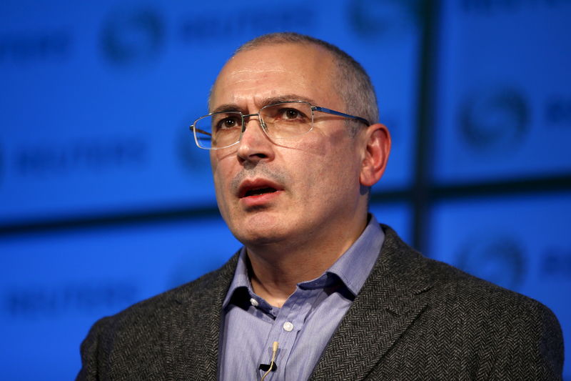 © Reuters. Mikhail Khodorkovsky fala em evento da Reuters em Londres