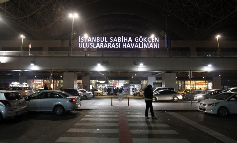 © Reuters. بيجاسوس: إصابة شخصين في انفجار بمطار إسطنبول والسبب غير معروف