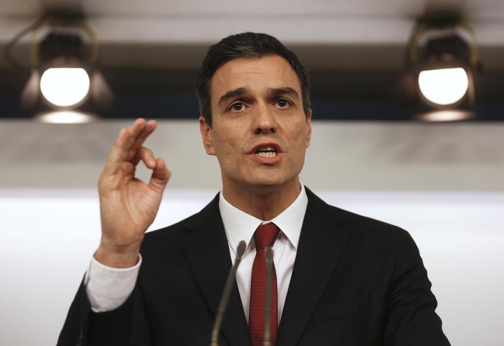 © Reuters. Líder do partido Socialista da Espanha, Pedro Sánchez, após encontro com o premiê Mariano Rajoy, em Madri