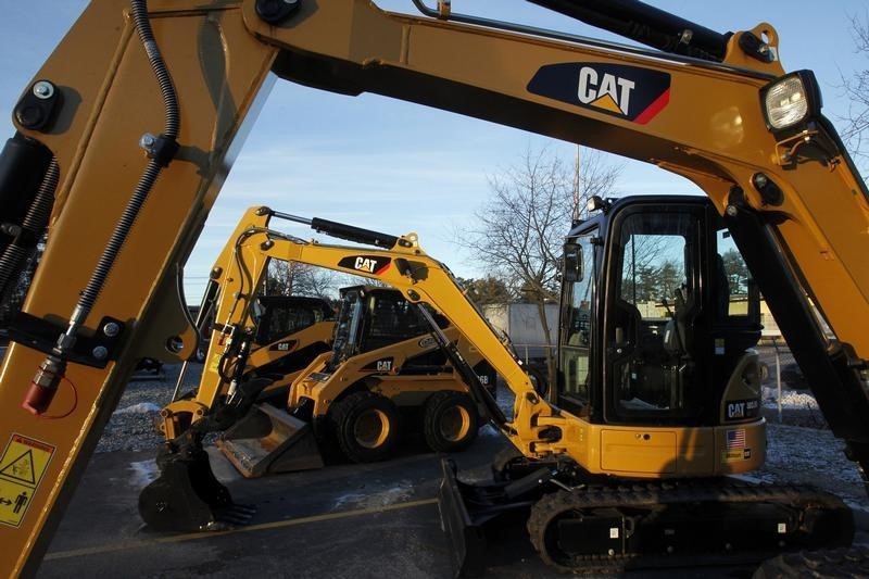 © Reuters. CAT machines are seen on a lot at Milton CAT in North Reading, Massachusetts