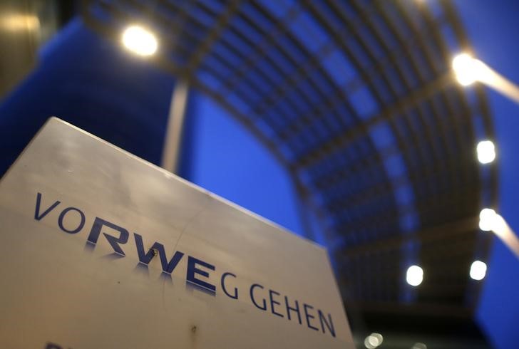 © Reuters. General view of the headquarters of German power supplier RWE in the German town of Essen