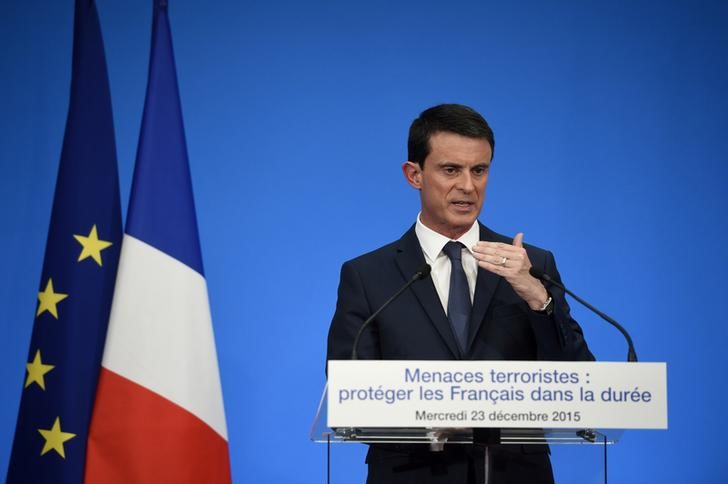 © Reuters. Primeiro-ministro francês, Manuel Valls, concede entrevista coletiva