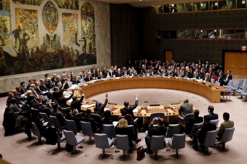 © Reuters. مجلس الأمن يصدر بالاجماع قرارا يتبنى اتفاق السلام في ليبيا
