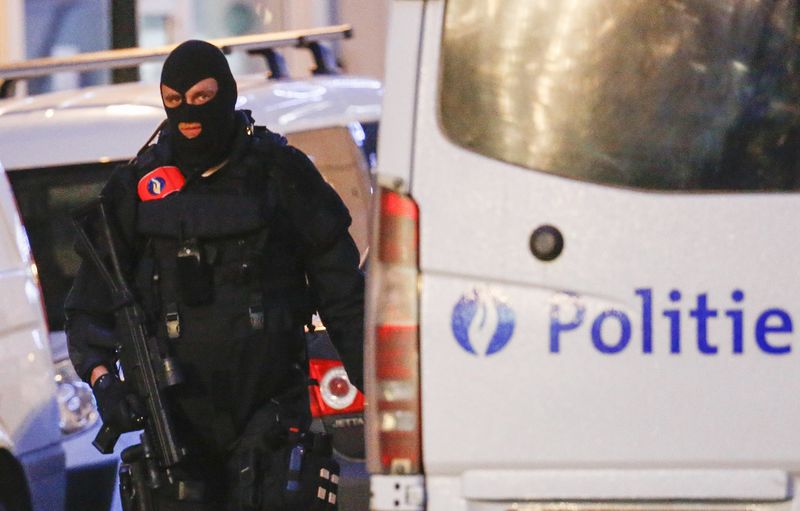 © Reuters. اعتقال شخص تاسع في بلجيكا على صلة بهجمات باريس