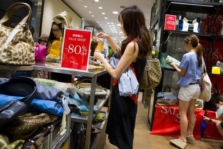 © Reuters. أسعار المستهلكين في اليابان ترتفع في نوفمبر لكن الاستهلاك يبقى ضعيفا
