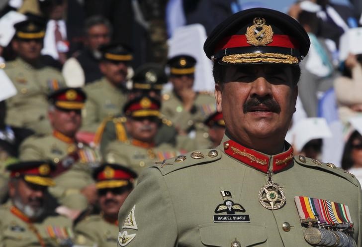 © Reuters. قائد الجيش الباكستاني يزور كابول مع تكثيف الجهود الدبلوماسية