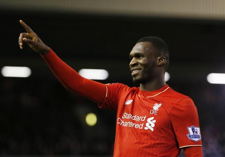 © Reuters. Christian Benteke comemora gol do Liverpool contra o Leicester City 