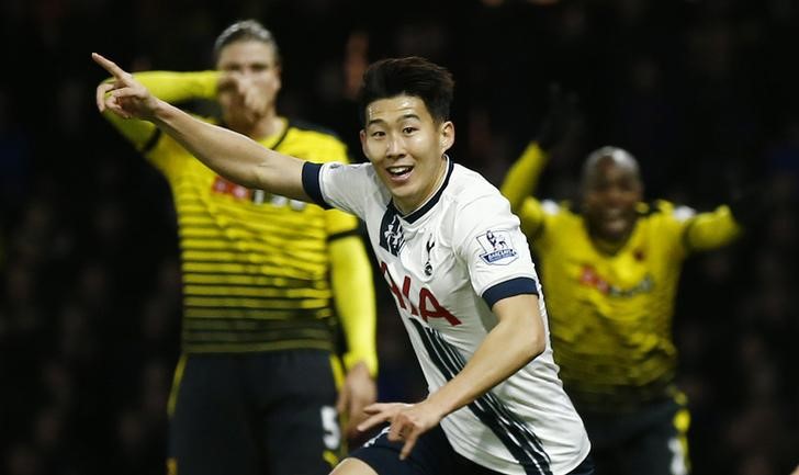 © Reuters. Son Heung Min, do Tottenham Hotspur, comemora gol contra o Watford