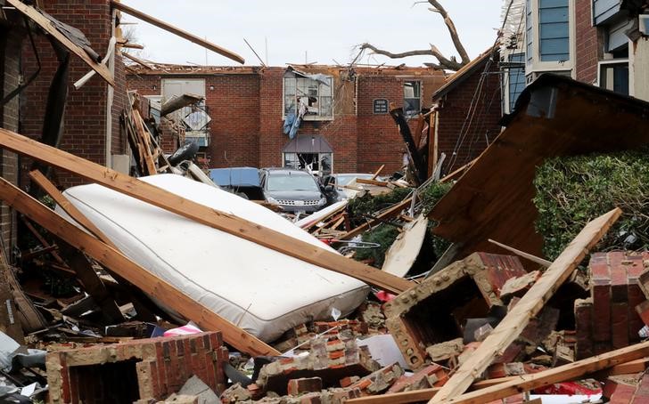 © Reuters. Tornado atinge complexo residencial em Garland