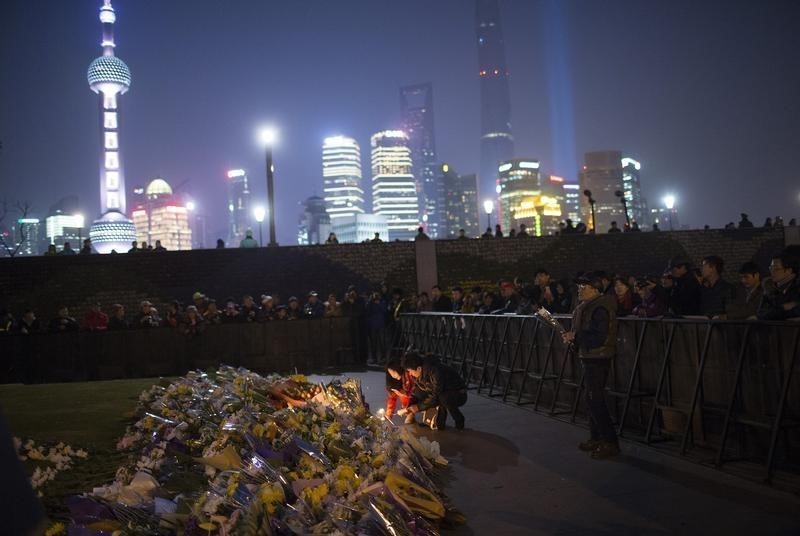 © Reuters. شنغهاي تستقبل العام الجديد دون احتفالات بسبب حادث تدافع