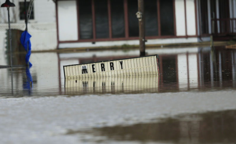 © Reuters. فيضانات عاتية تضرب ميزوري مع استمرار موجة الطقس السيء بأمريكا