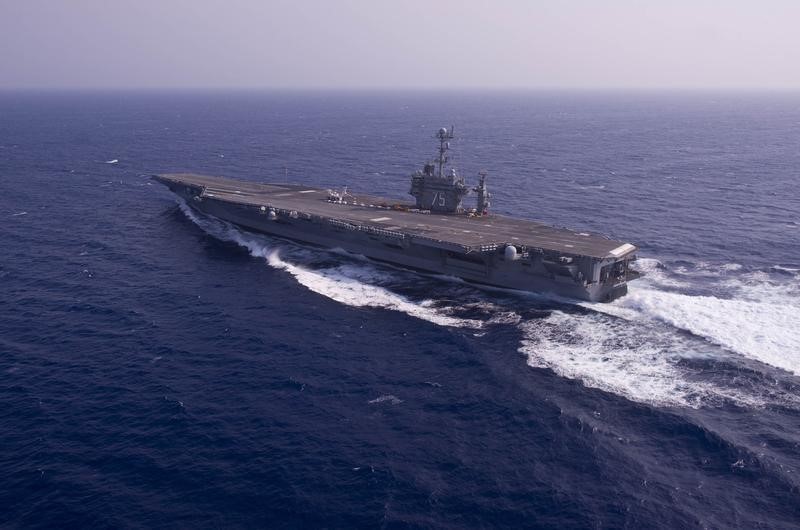 © Reuters. واشنطن: الحرس الثوري الإيراني أطلق صواريخ قرب سفن حربية أمريكية في الخليج
