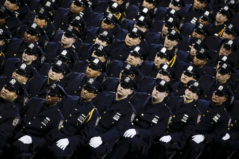 © Reuters. Nueva York redobla la seguridad para las celebraciones de Año Nuevo