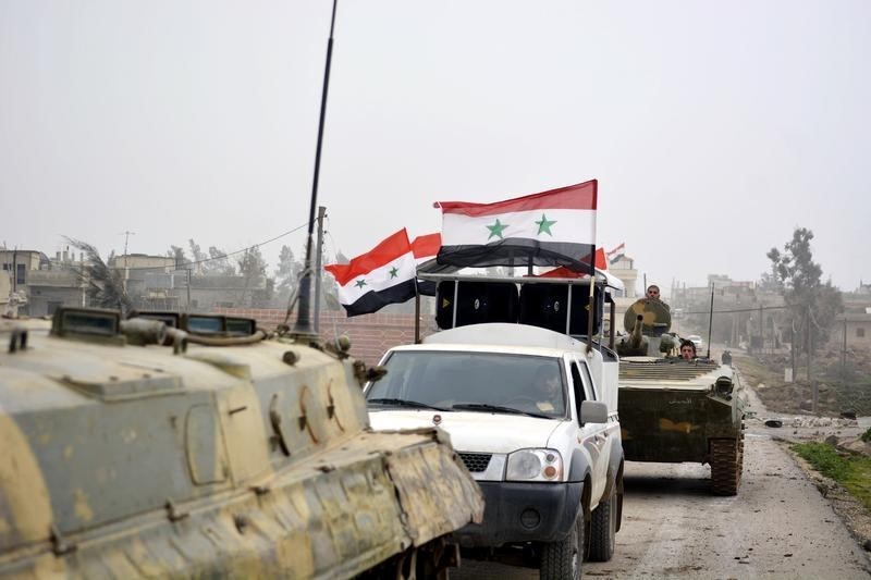 © Reuters. الجيش السوري يقول إنه سيطر على ساحة رئيسية في الجنوب