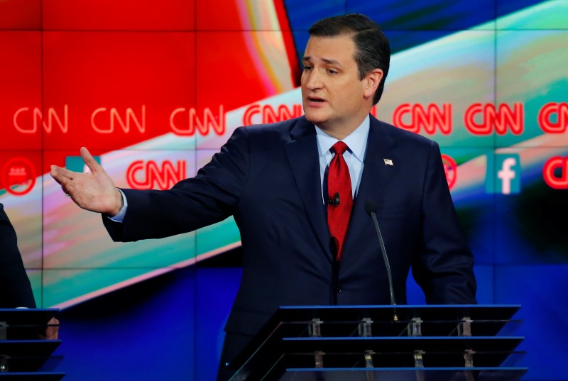 © Reuters. Republican U.S. presidential candidate Senator Ted Cruz speaks during the Republican presidential debate in Las Vegas