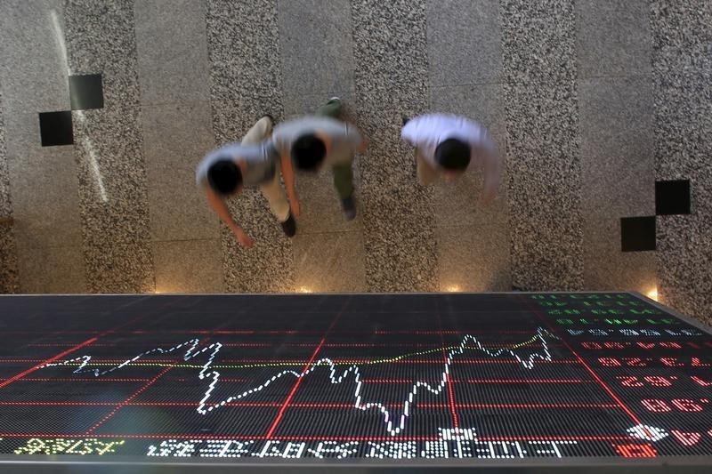 © Reuters. LA BOURSE DE SHANGHAI A GAGNÉ 9,4% EN 2015