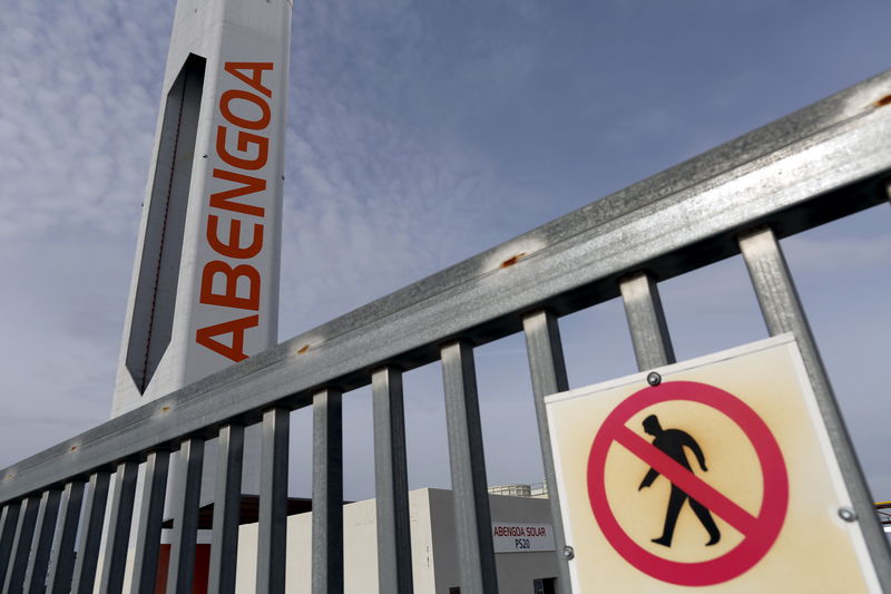 © Reuters. Abengoa sigue buscando vender sus paralizados proyectos brasileños