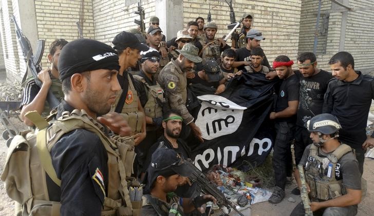 © Reuters. بيان: التحالف بقيادة أمريكا يشن 24 ضربة ضد تنظيم الدولة الإسلامية