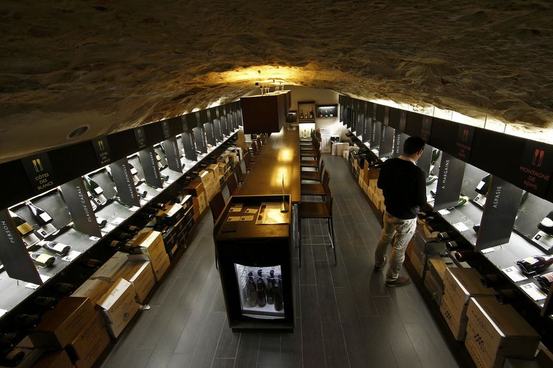 © Reuters. A general view shows the Champagne cellar at Dilettantes wine shop in Paris