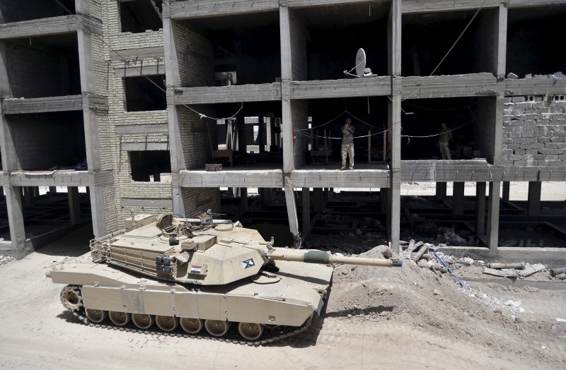 © Reuters. قبل الموصل.. الجيش العراقي قد يواجه معركة على أبواب بغداد