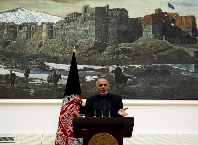 © Reuters. الرئيس الأفغاني: إنهاء الإرهاب شرط لمحادثات السلام