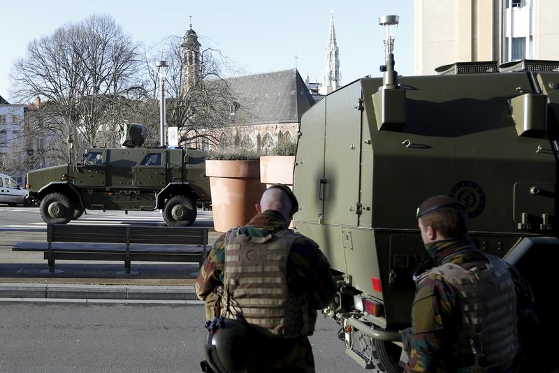 © Reuters. اعتقالات ومخاوف أمنية تخيم على احتفالات العام الجديد في أوروبا